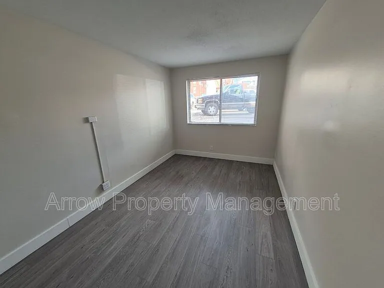 1315 F St #2 — Photo 9