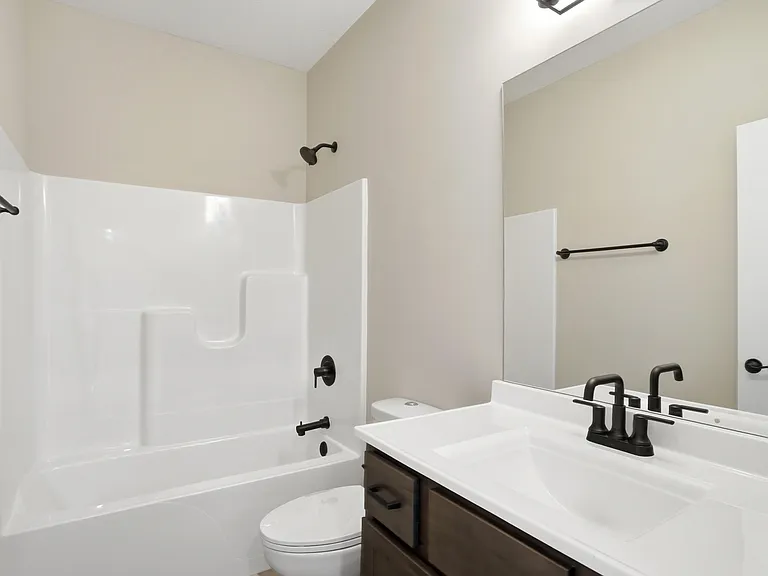 1044 Stonehaven Dr — Photo 22