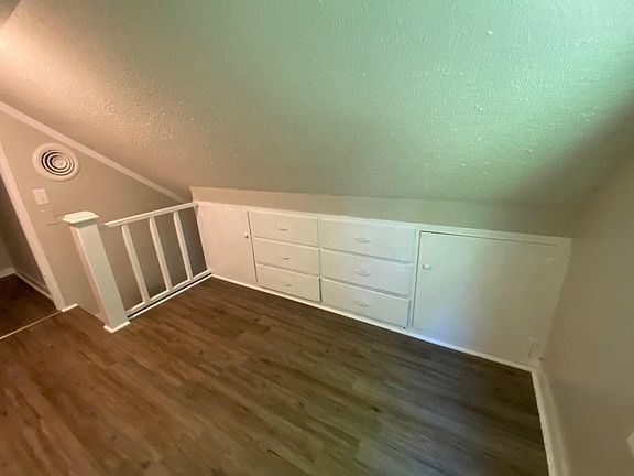 5th image of 1039 Virginia Ave