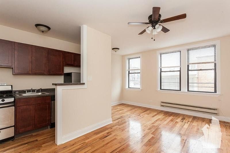 1st image of 818 W Diversey Pkwy APT L