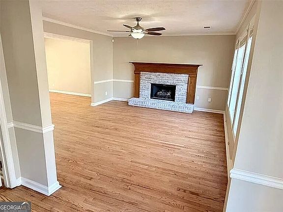 3rd image of 343 Welton Way