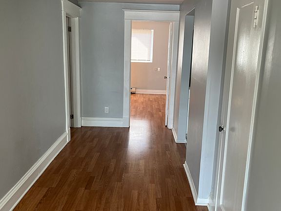 2nd image of 1629 E Pacific Ave APT B