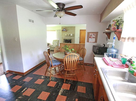 2nd image of 619 Peterson Ave