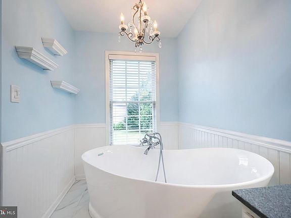 4th image of 1124 Sarazen Way