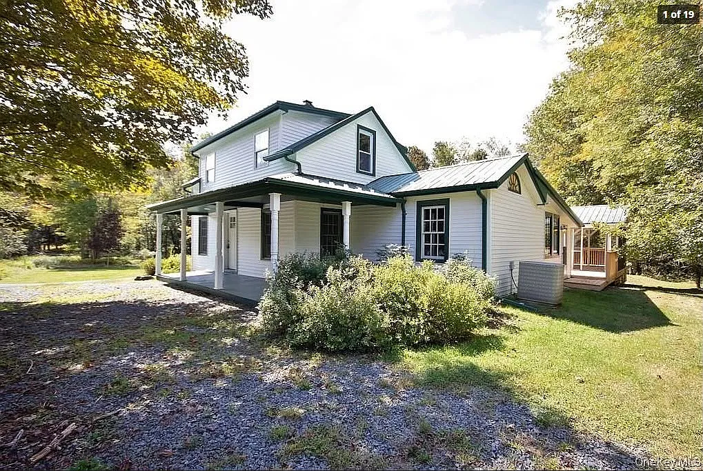 3 bed, $2,500 — Photo 2