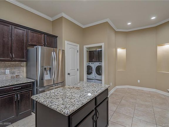 4th image of 2146 Sweet Bay Cir
