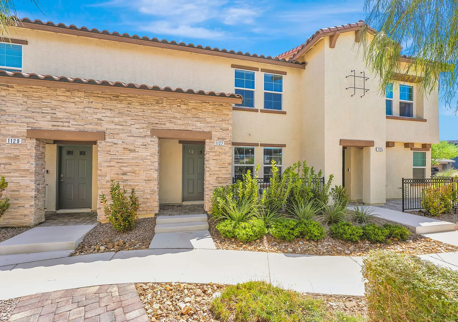 3 Bedroom Home In Cadence Henderson! — Photo 2