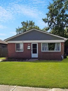 11676 Pine St, Taylor, MI, 48180