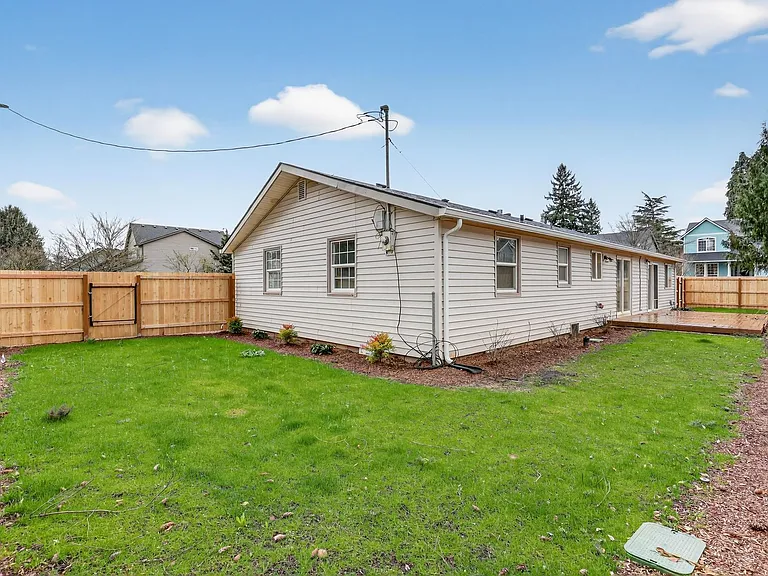 8808 NE 33rd St — Photo 9