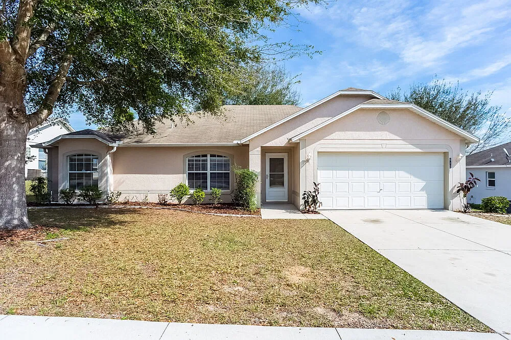 3 bed, 2.0 bath, 1365 sqft, $2,940 — Photo 1
