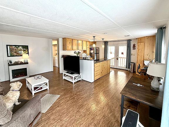 4th image of 205 Sunset Dr #78