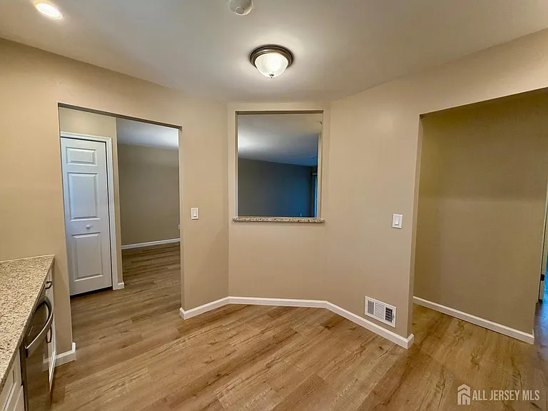 8 Benjamin Franklin Dr #F — Photo 5
