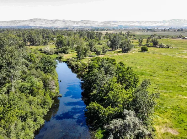 3311 Thorp Rd, Moxee, WA 98936