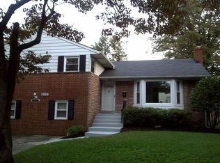 6002 Greentree Rd, Bethesda, MD 20817