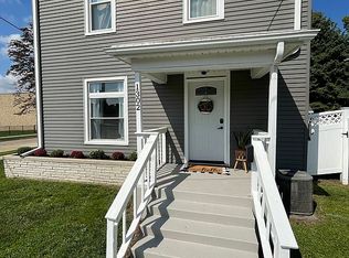 1302 E 4th St, Sterling, IL 61081