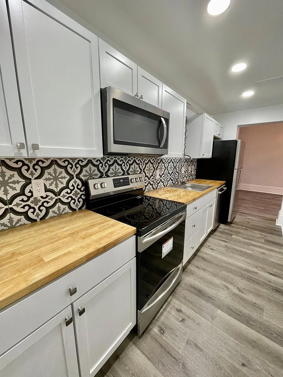 Building Photo - 733 S Negley Ave #2