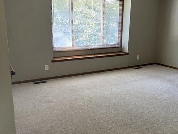 4th image of 6723 Woodbine Cir