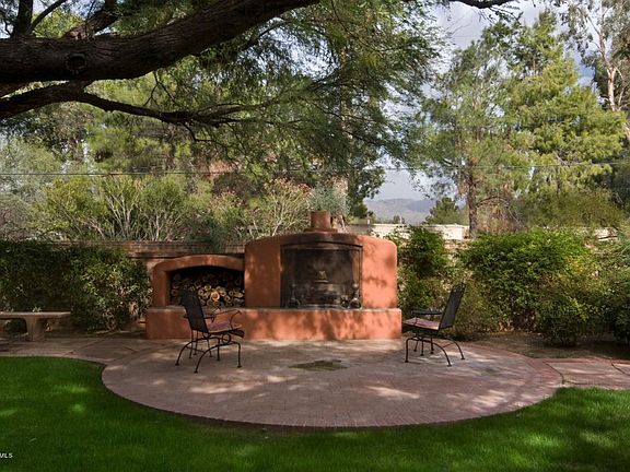 Backyard Gas Fireplace 1