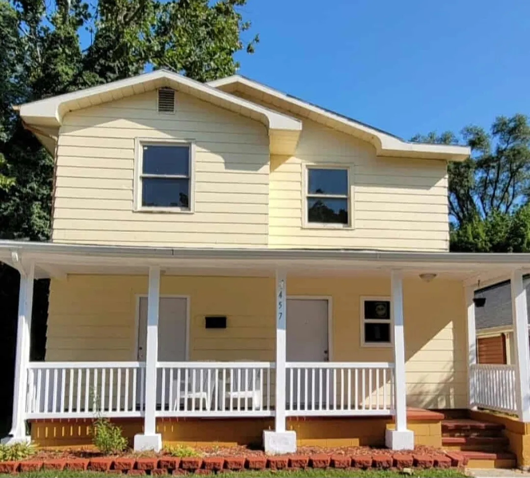 457 Vineyard Ave — Photo 2