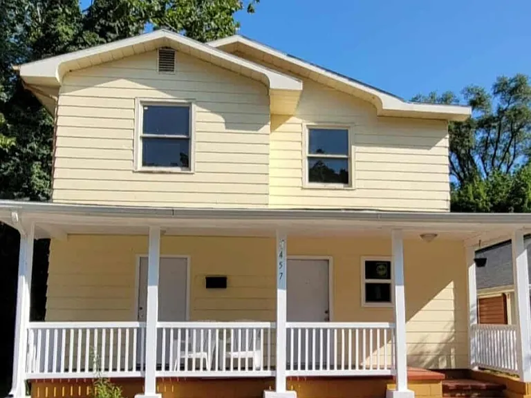 457 Vineyard Ave — Photo 2