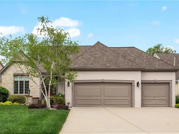 10927 S Cottage Ln, Olathe, KS 66061