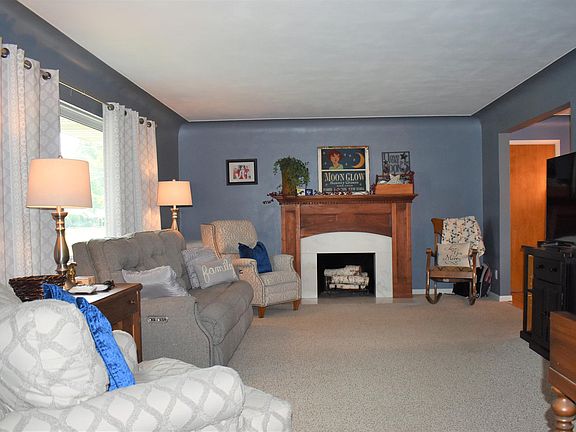 2nd image of 1109 Winston Dr