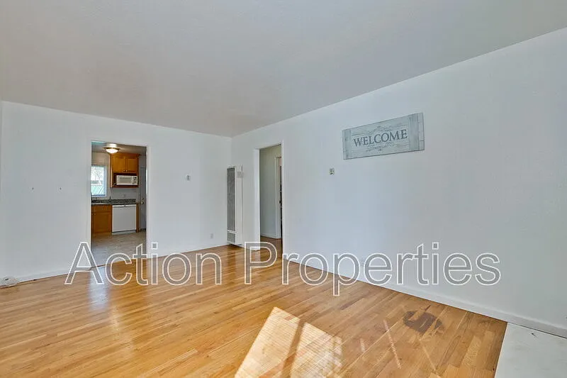 2 bed, 1.0 bath, 850 sqft, $3,495 — Photo 3