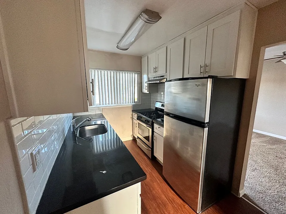 300 Dunster Dr