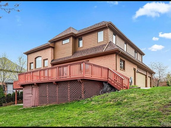 5th image of 29919 Stanhurst Rd