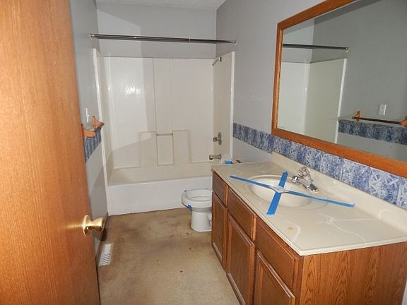 5th image of 612 Madison St