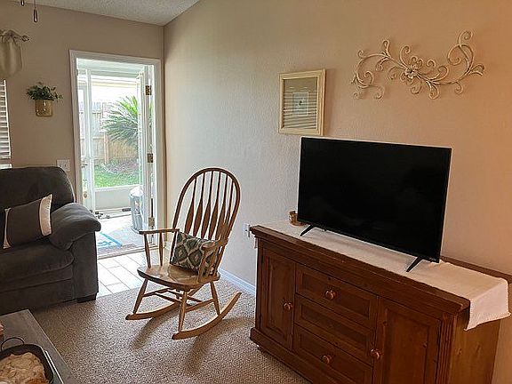3rd image of 8082 Stonebrook Dr