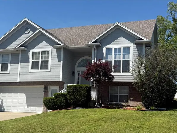 1415 Kimberly Dr, Warrensburg, MO 64093