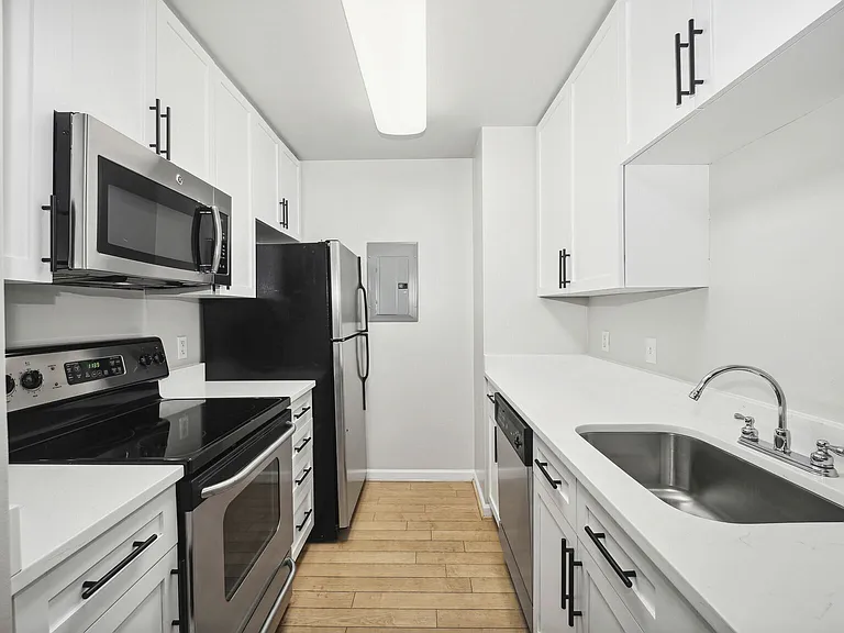 1630 R St — Photo 10