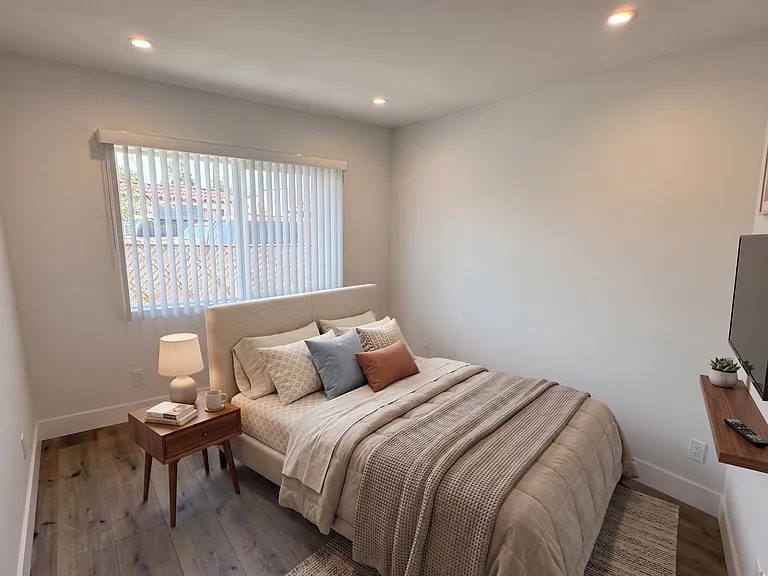 5318 Repetto Ave — Photo 2