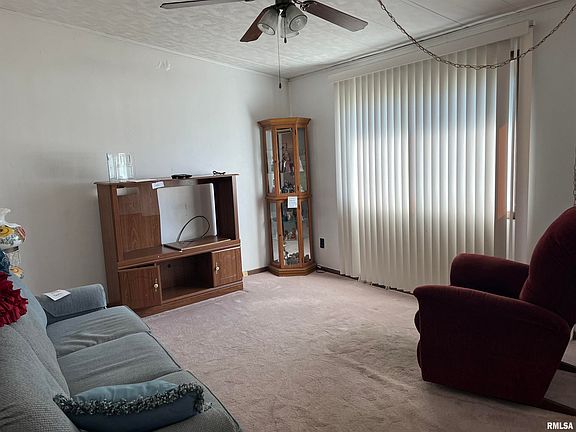 2nd image of 416 N Pekin Ln