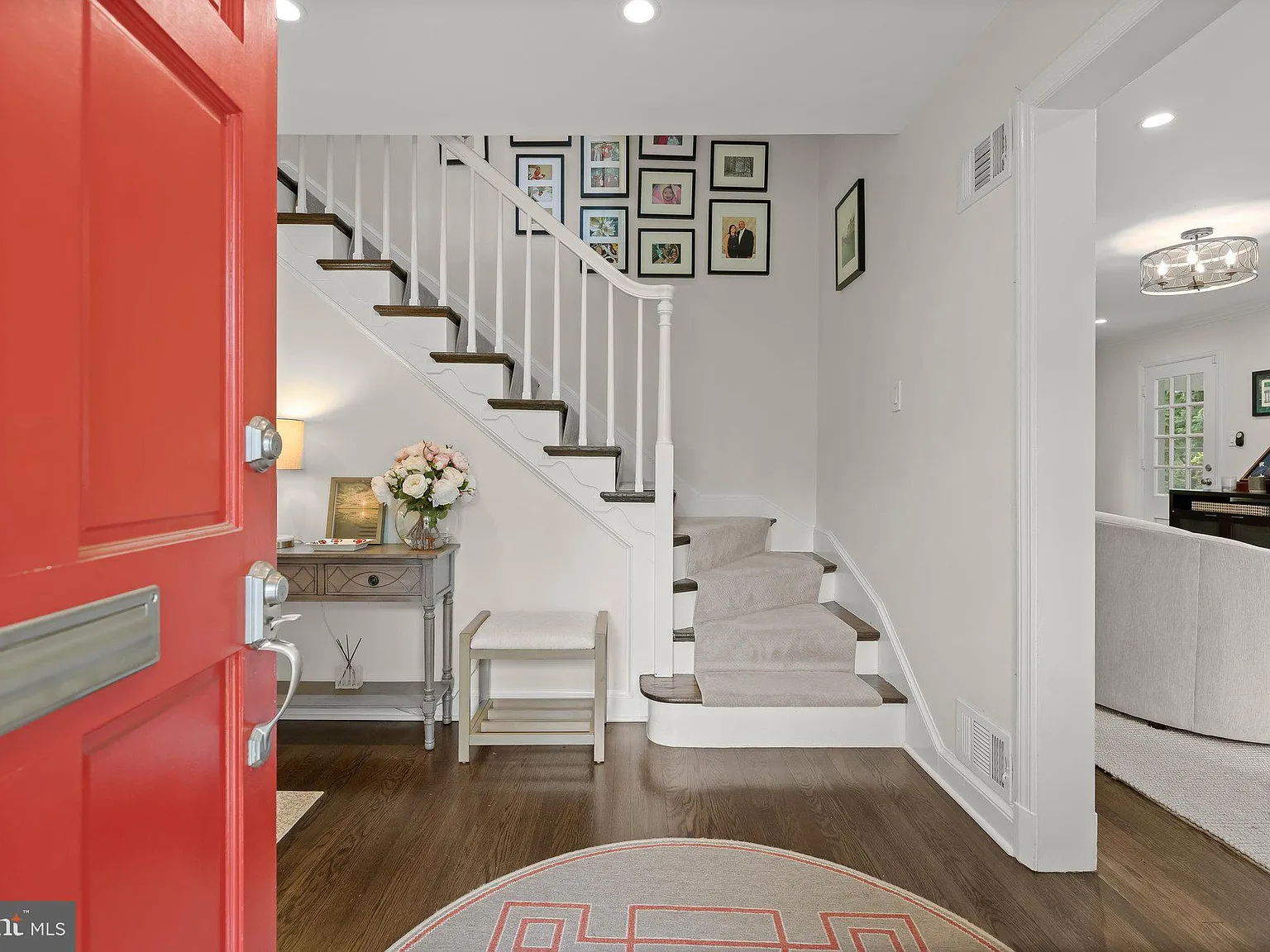 4 bed, 3.5 bath, 3000 sqft, $6,900 — Photo 4