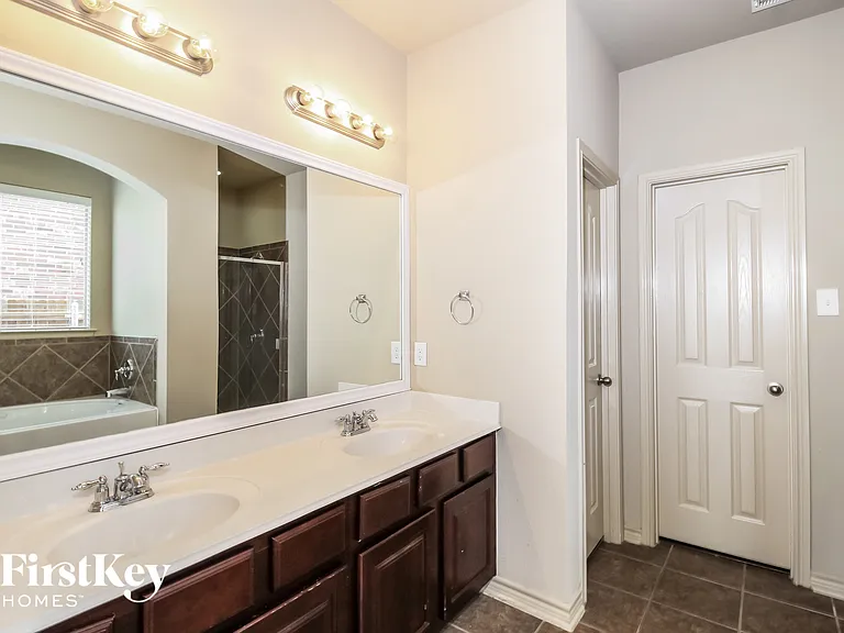 12832 Travers Trl — Photo 12