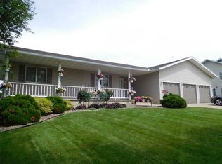 731 8th St E, Cresco, IA 52136