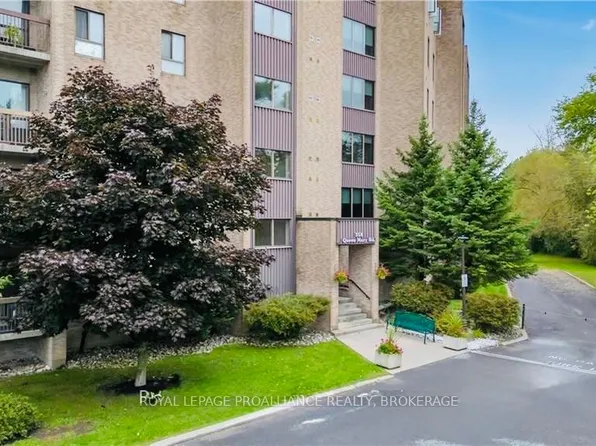 358 Queen Mary Rd #611, Kingston, ON K7M 7E8