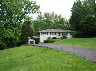 1040 Carman Rd, Ballwin, MO 63021