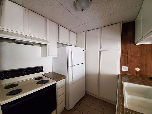 4th image of 1256 N Flores St APT 11