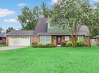 6330 Falsworth Dr, Beaumont, TX 77707