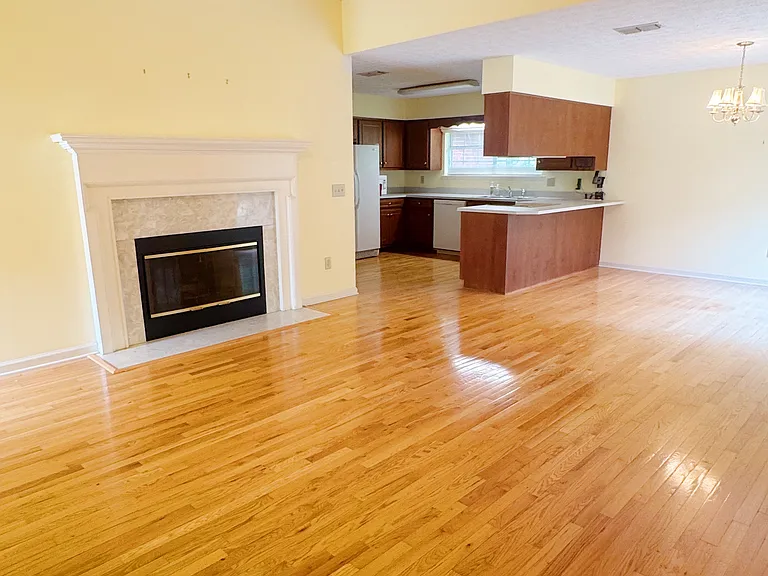 108 Oakridge St — Photo 5