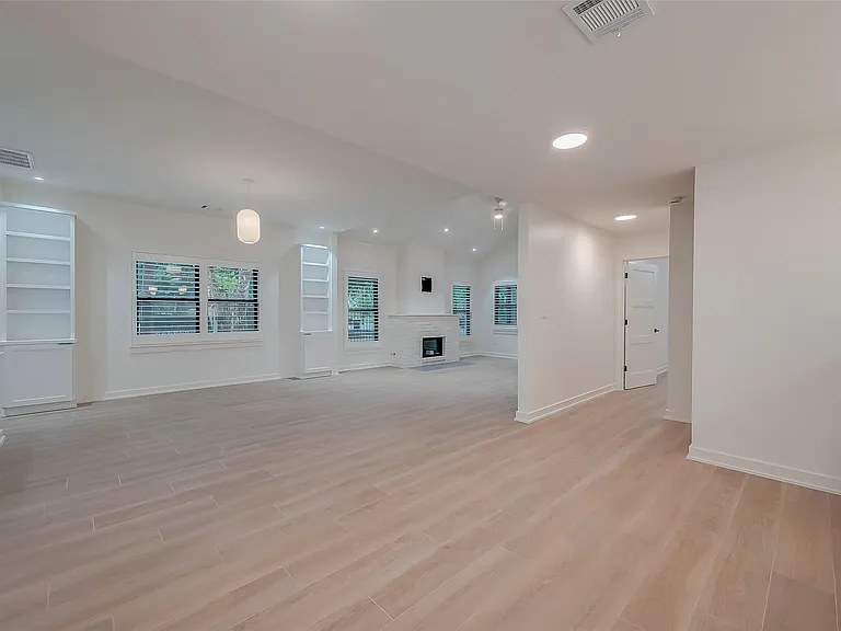 2702 Delano St — Photo 18