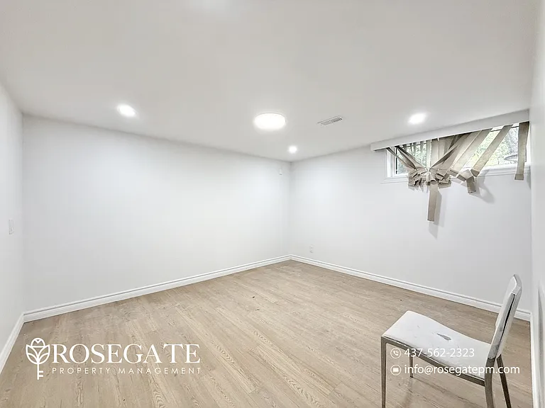 1058 Midland Ave #2A — Photo 9