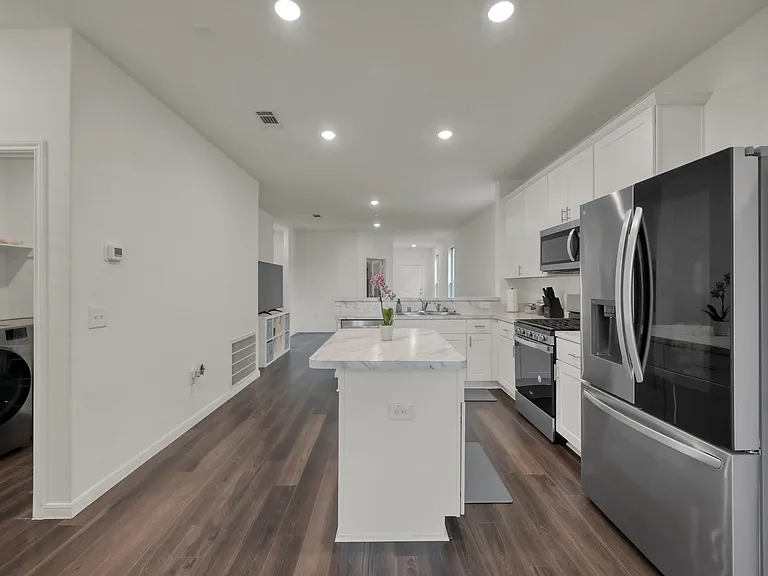 16435 Big Hickory Dr — Photo 13