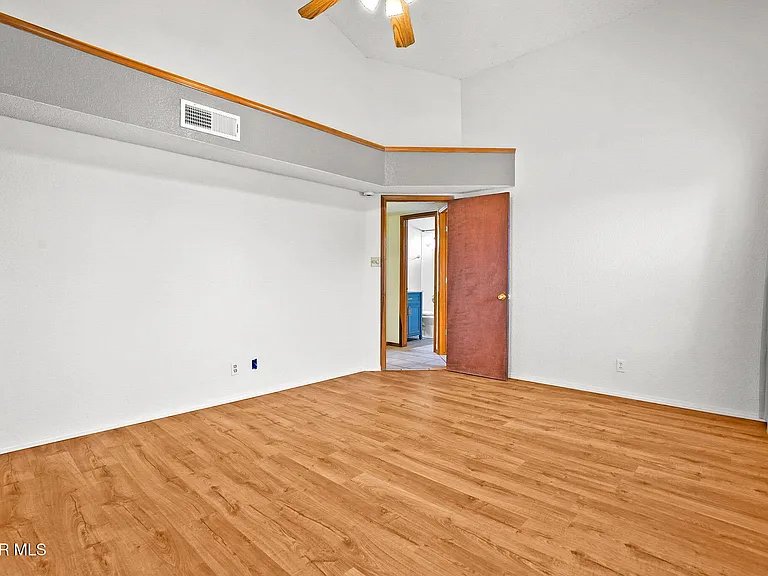 7609 Medano Dr — Photo 16