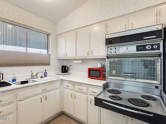 3rd image of 10807 N FAIRWAY Court W #212