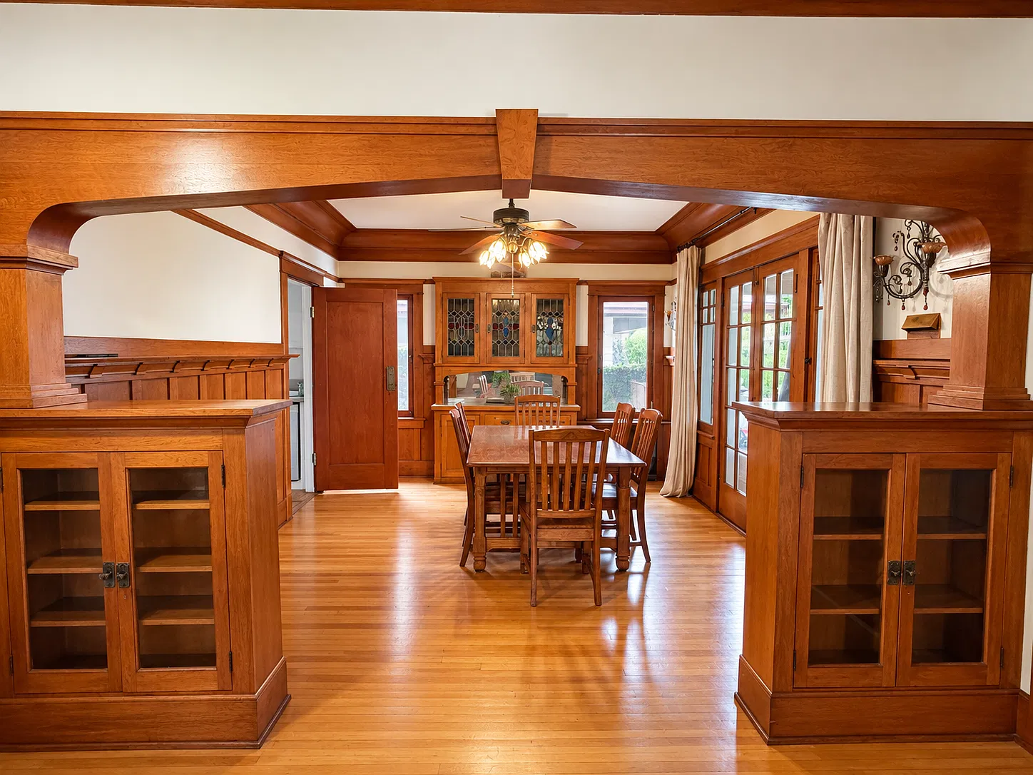 3 bed, 1600 sqft, $5,500 — Photo 2