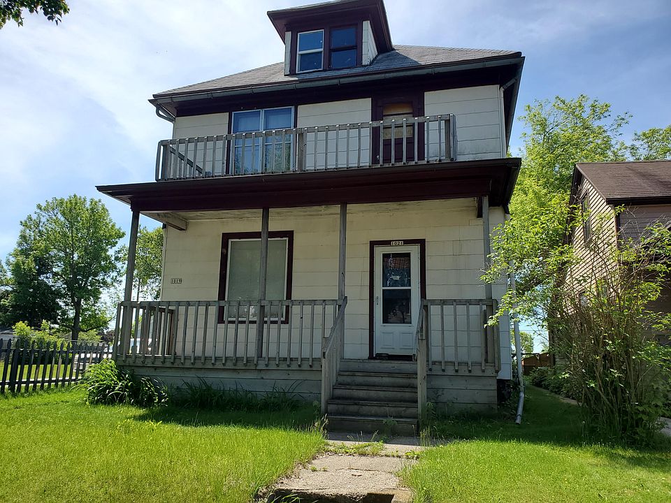 1st image of 1019 Saint Clair Ave #1021